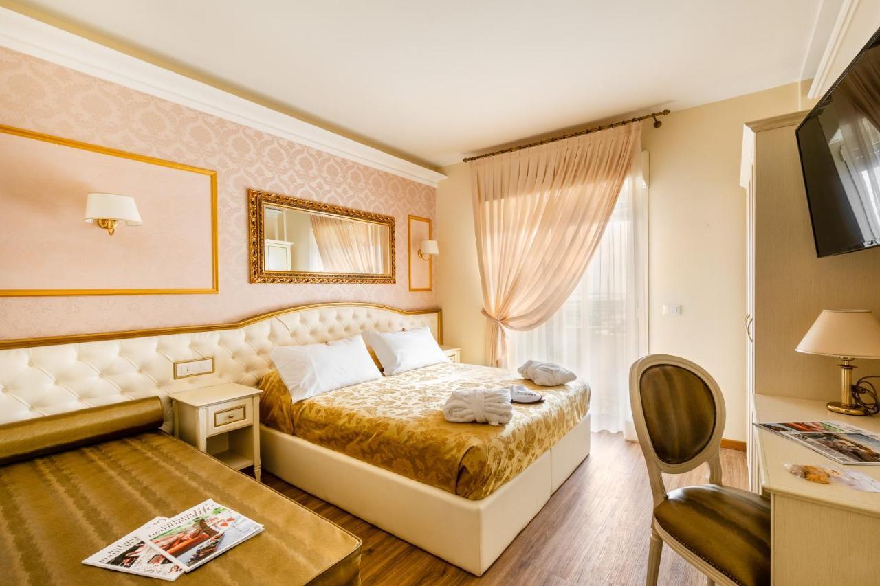 Hotel Mazzanti Milano Marittima Bagian luar foto