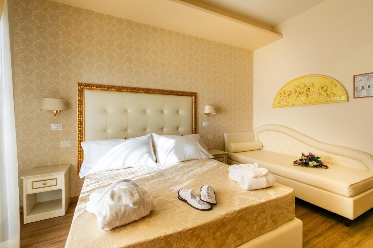 Hotel Mazzanti Milano Marittima Bagian luar foto