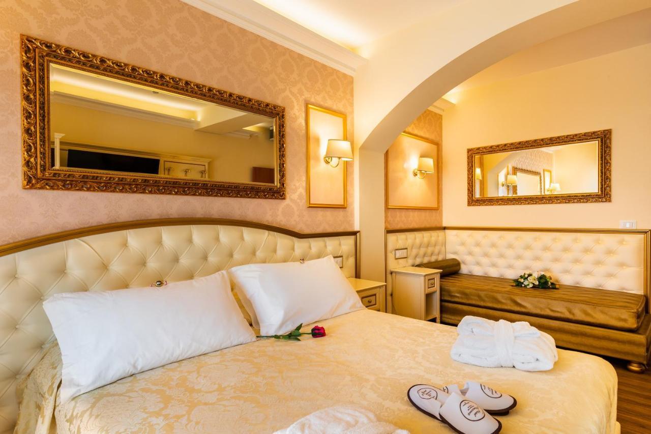 Hotel Mazzanti Milano Marittima Bagian luar foto