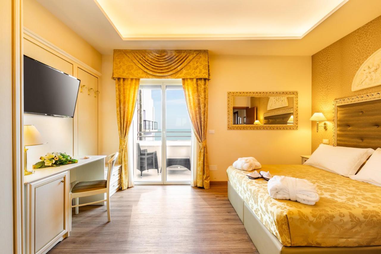 Hotel Mazzanti Milano Marittima Bagian luar foto