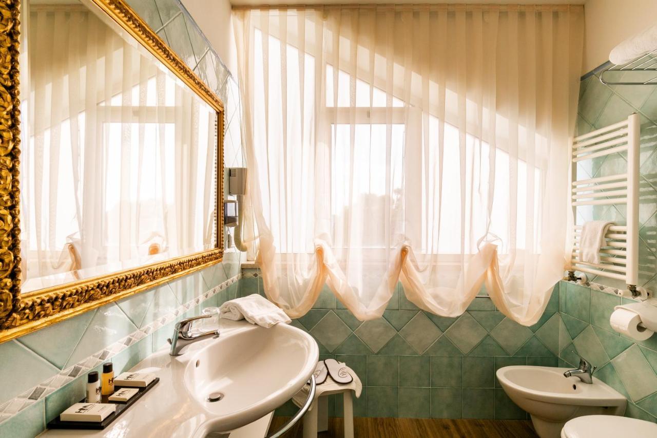 Hotel Mazzanti Milano Marittima Bagian luar foto