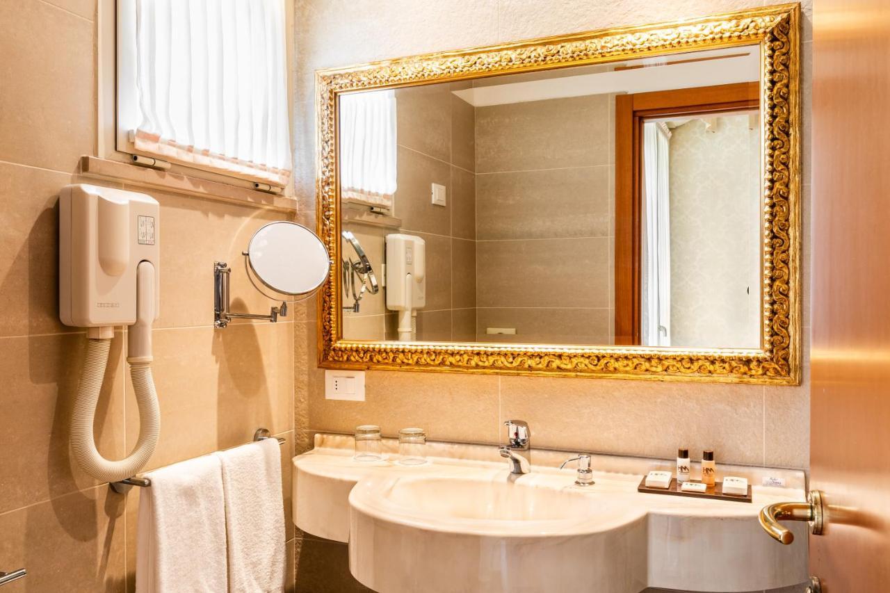 Hotel Mazzanti Milano Marittima Bagian luar foto