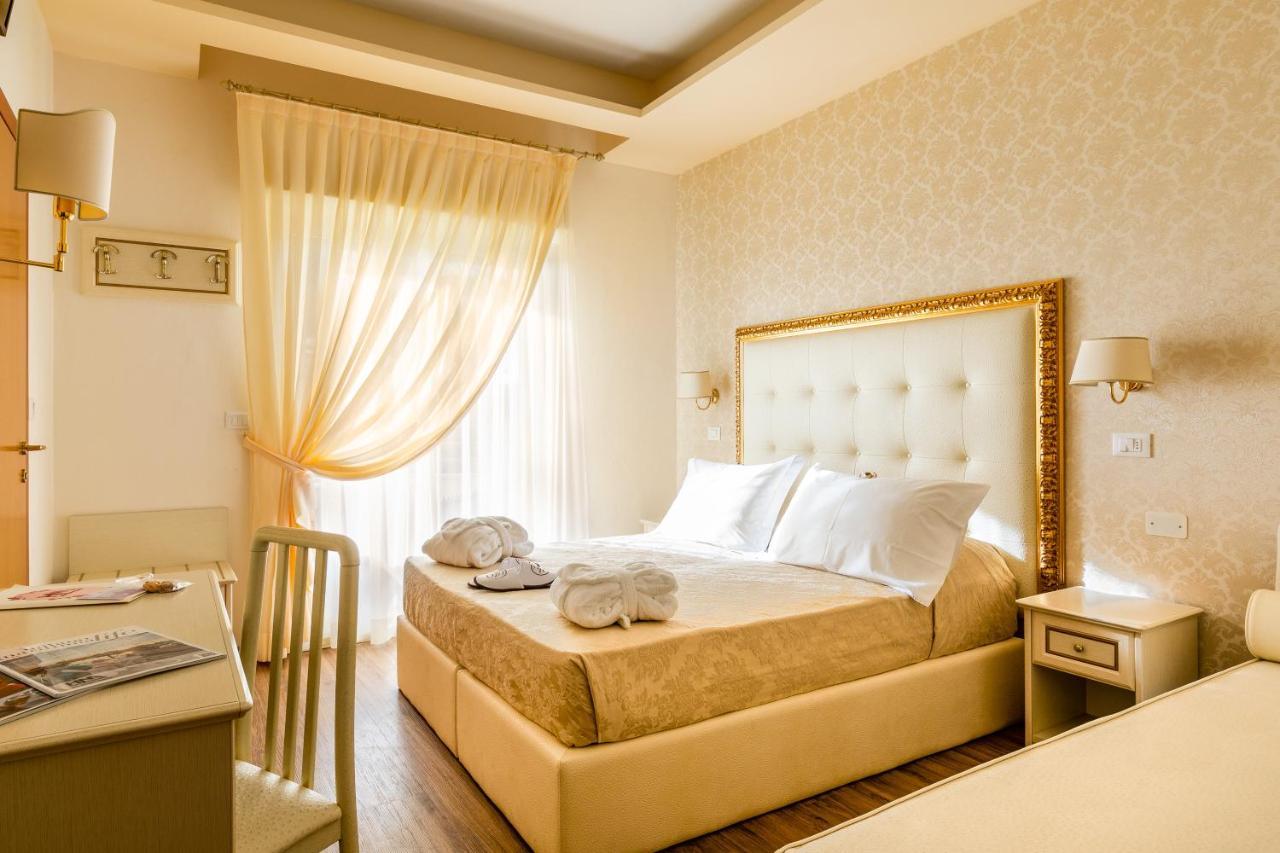 Hotel Mazzanti Milano Marittima Bagian luar foto