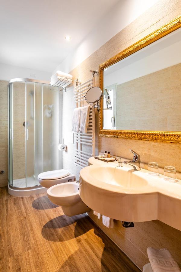 Hotel Mazzanti Milano Marittima Bagian luar foto