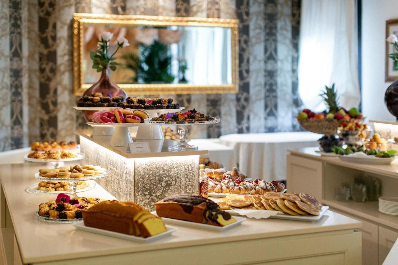 Hotel Mazzanti Milano Marittima Bagian luar foto