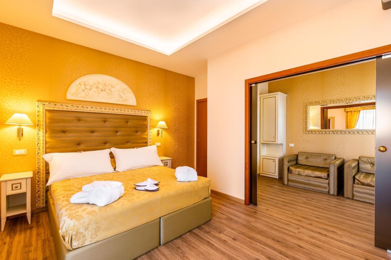Hotel Mazzanti Milano Marittima Bagian luar foto