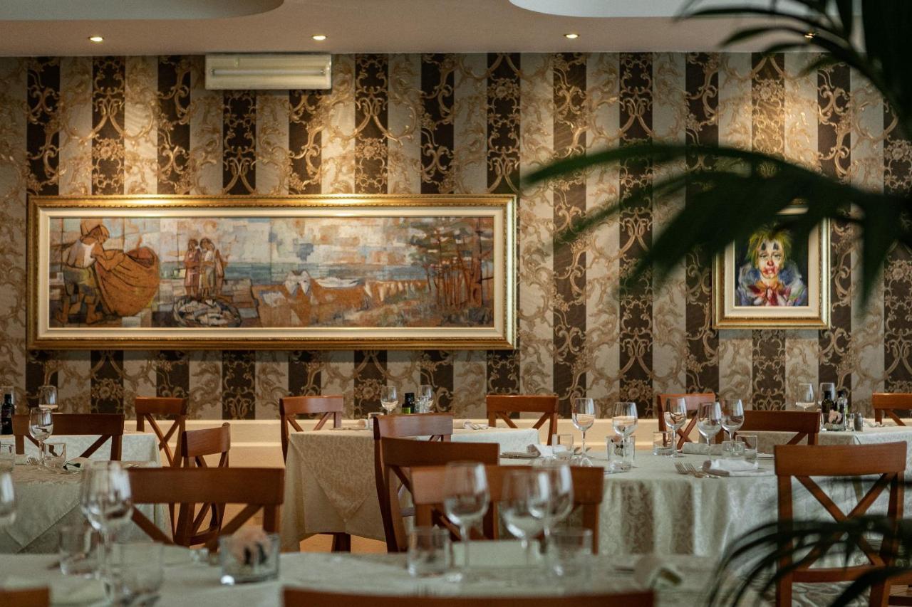 Hotel Mazzanti Milano Marittima Bagian luar foto