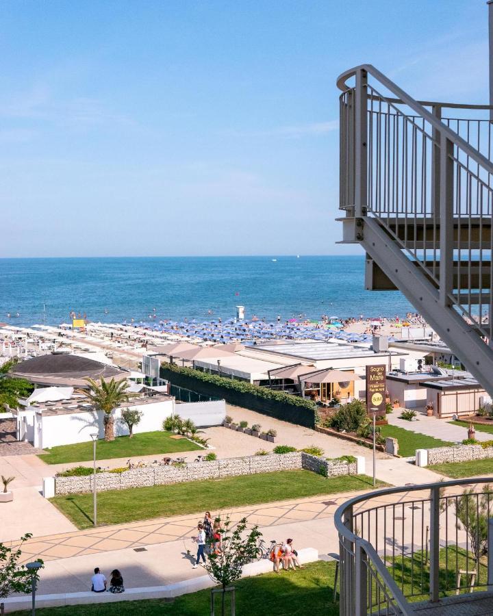 Hotel Mazzanti Milano Marittima Bagian luar foto