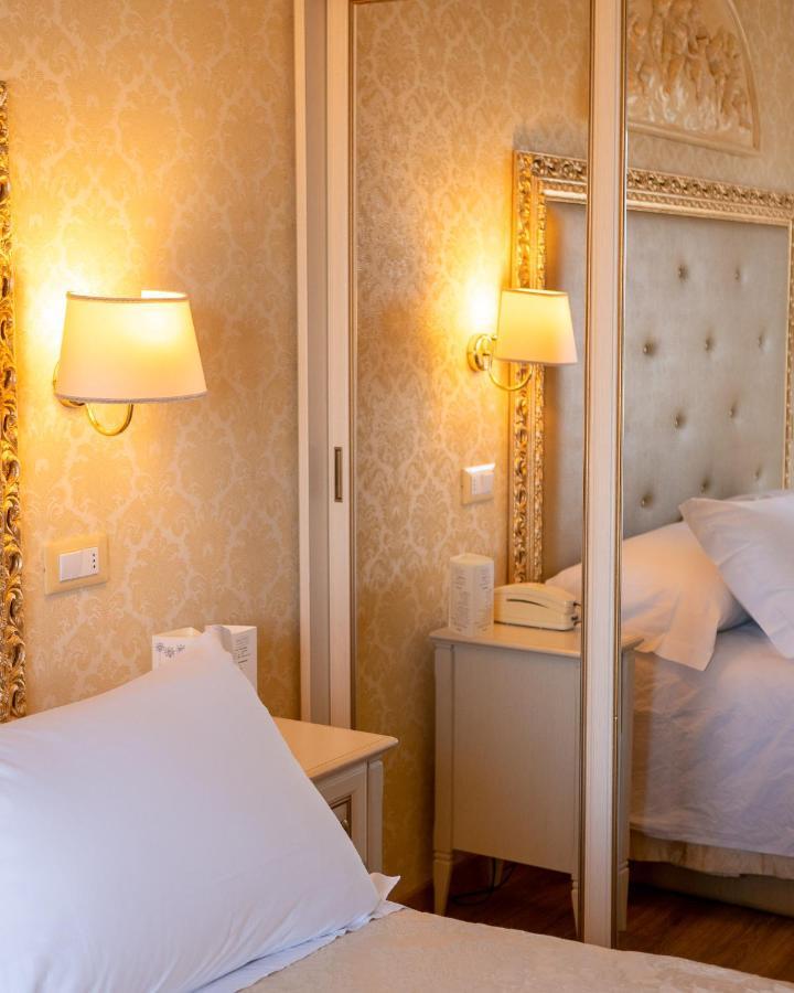 Hotel Mazzanti Milano Marittima Bagian luar foto