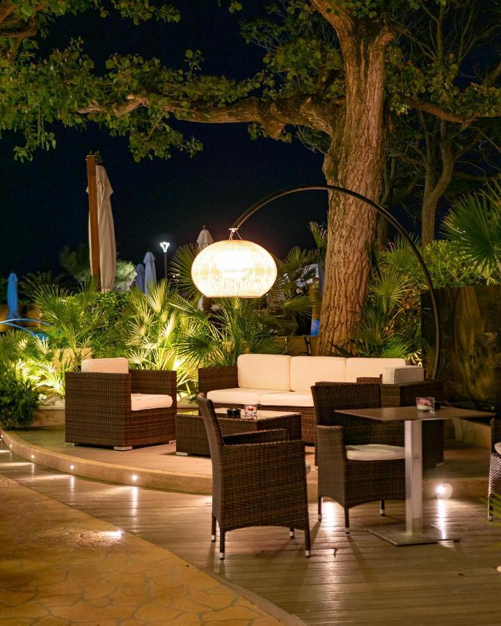 Hotel Mazzanti Milano Marittima Bagian luar foto