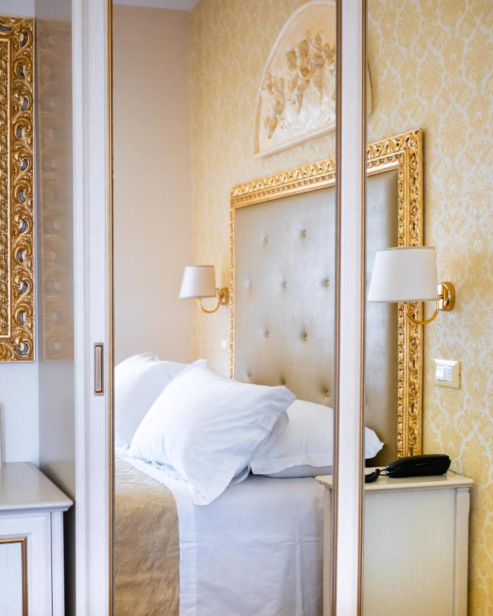 Hotel Mazzanti Milano Marittima Bagian luar foto
