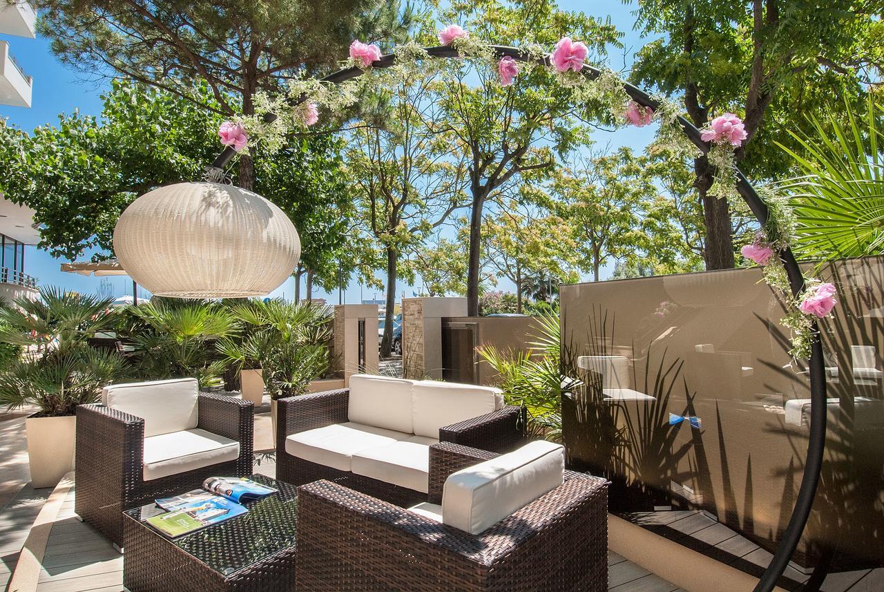Hotel Mazzanti Milano Marittima Bagian luar foto